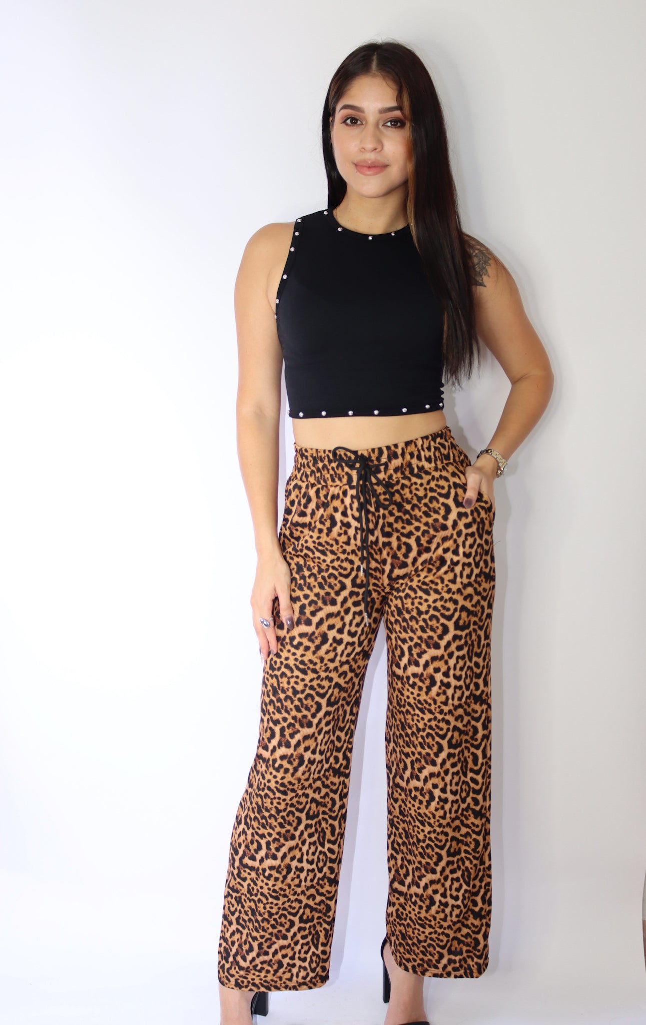 CROP TOP WITH STUDS